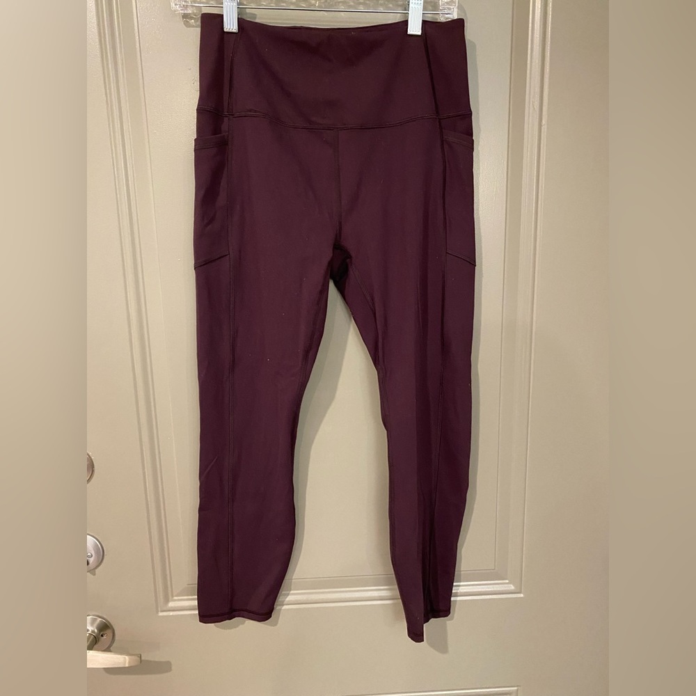 Purple workout leggings, ankle length
